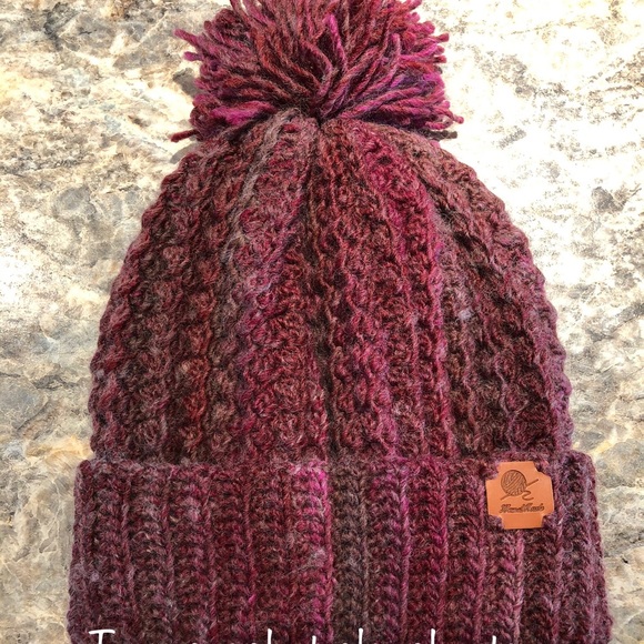 Handmade crochet teen/adult small slouchy toque - Picture 1 of 1